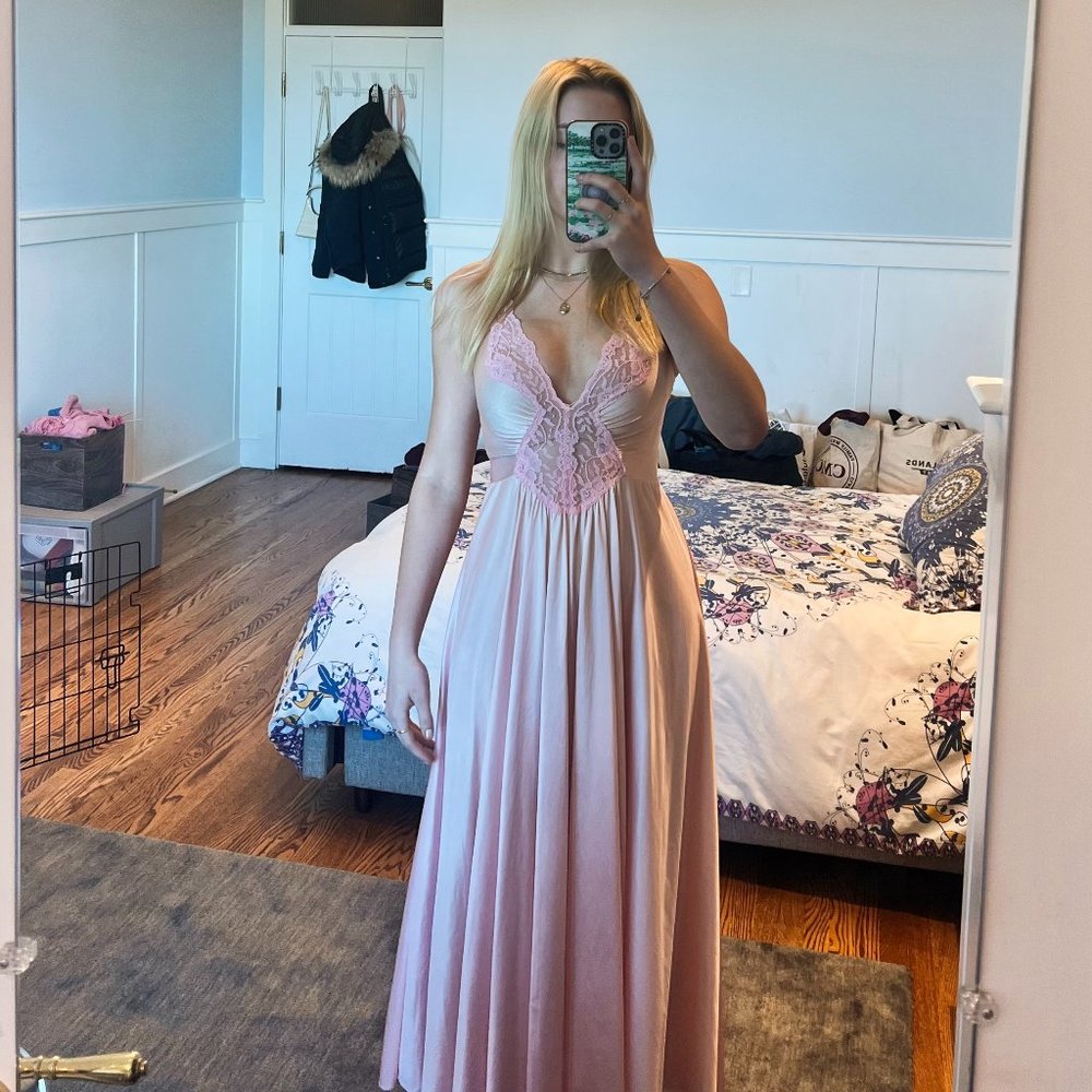 ** Vintage 70s slip dress **  one size nightgown/evening dress